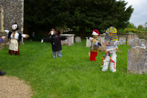 Oving Scarecrow Day Image Gallery 2008: Churchyard scarecrows