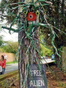 Oving Scarecrow Day Image Gallery 2010 Tree Alien